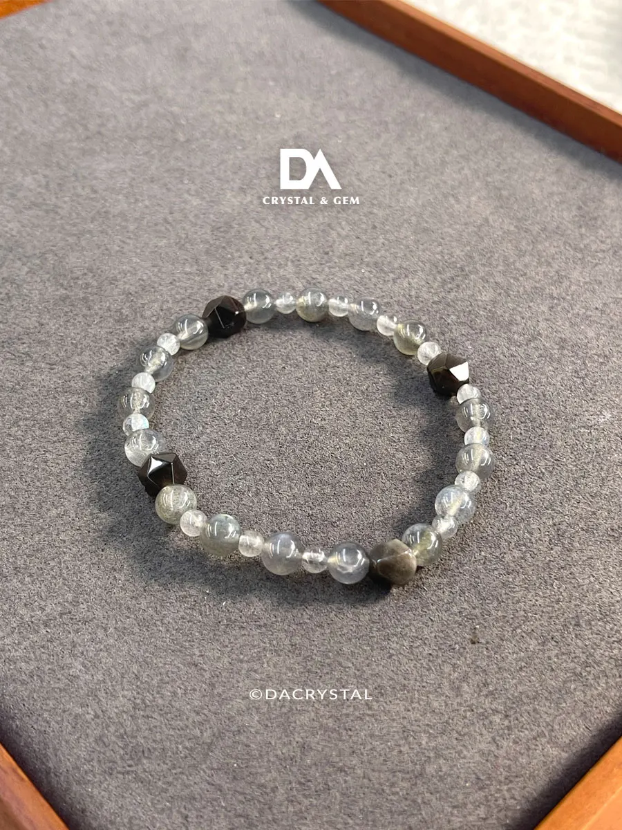 《月魄|Lunar Shadow》Crystal Bracelet - Labradorite x Sliver Obsidian - Image 3