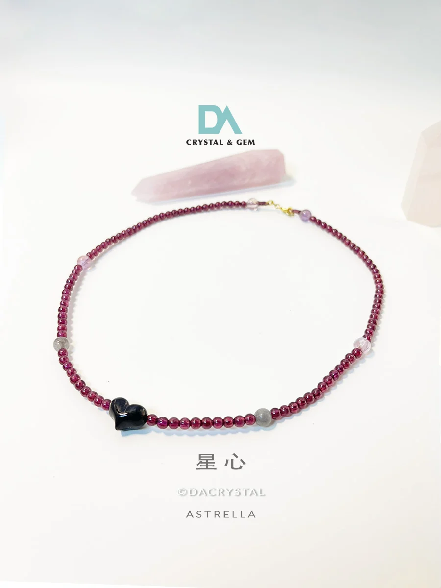 DACRYSTAL 星心天然水晶项链,金运石 x 石榴石 x 拉长石 x 紫水晶 Astrella Purple Garnet Hypersthene Amethyst Necklace