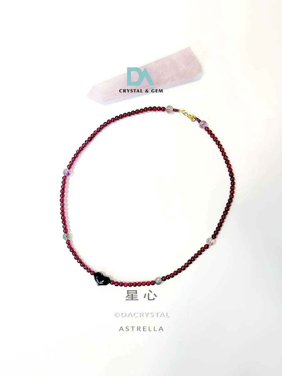 《星心|ASTRELLA》This necklace is ideal for those seeking to transform deep emotional stress into sovereign wisdom, establish an impenetrable yet magnetic aura, and navigate life with intuitive clarity and self-anchored love.
